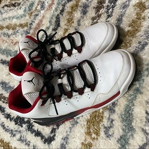 Boys Jordan’s size 6.5